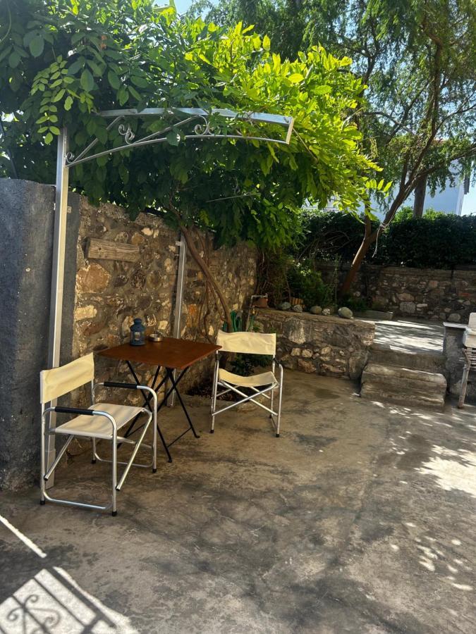 Studio In Old Town Of Mytilene Apartment Exterior photo